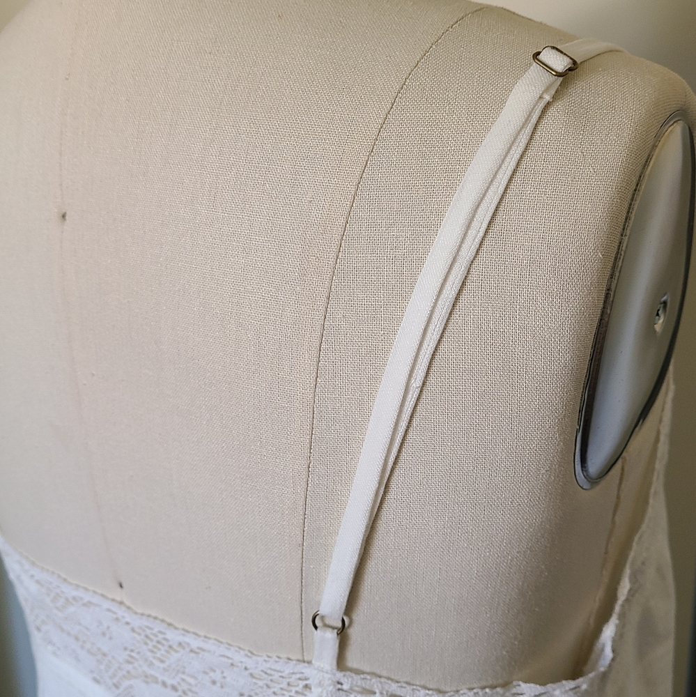 SWAPPED NWT Basic Linen Slip in White - Picture 8 of 13